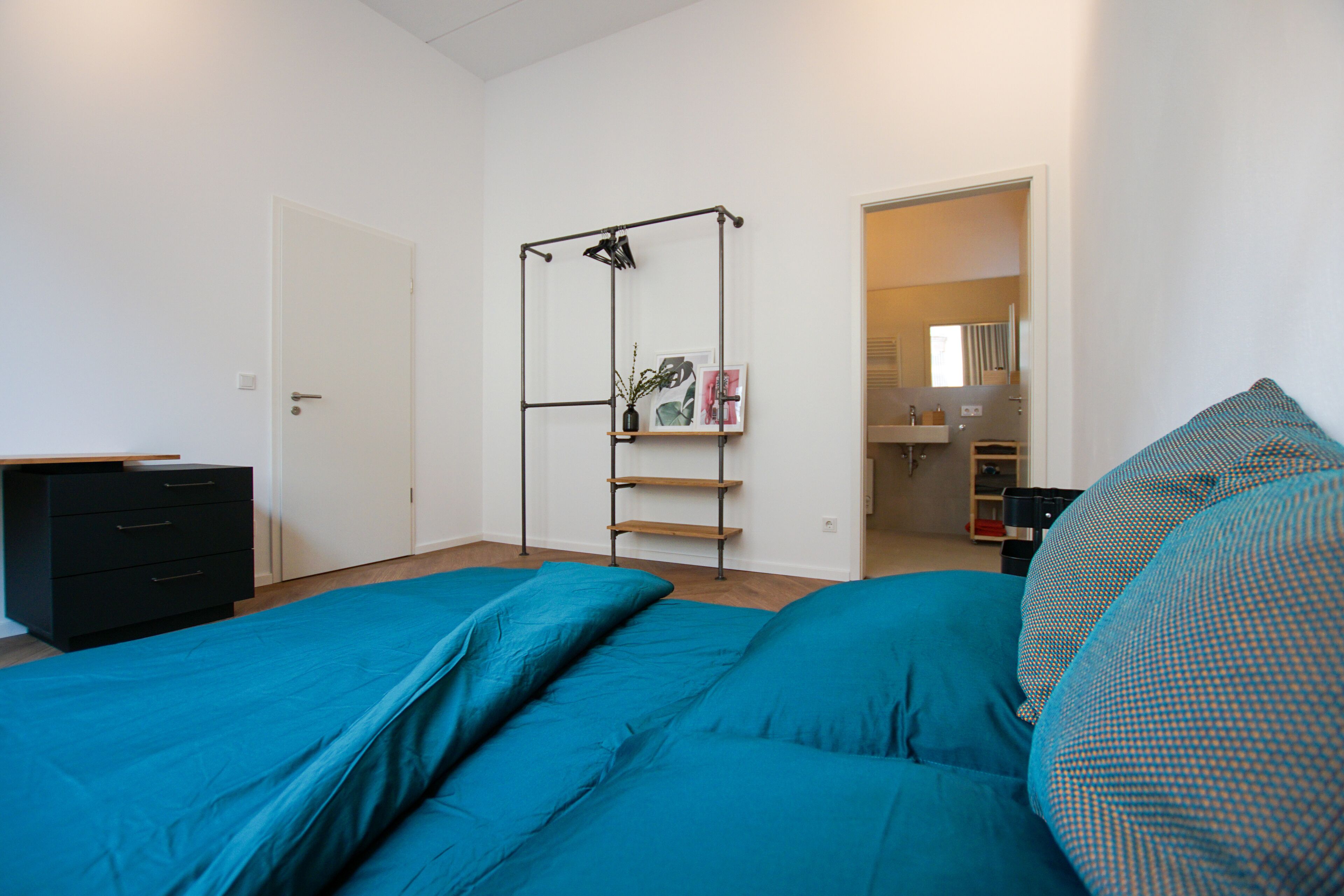 15 min. To the old town - apartment in a former industrial hall