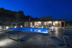 Utomhuspool