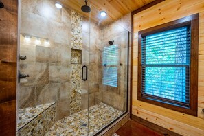 Bathroom - Kick Back Shack: 2BR + Game Room, 2BA, Sleeps6 (Broken Bow)