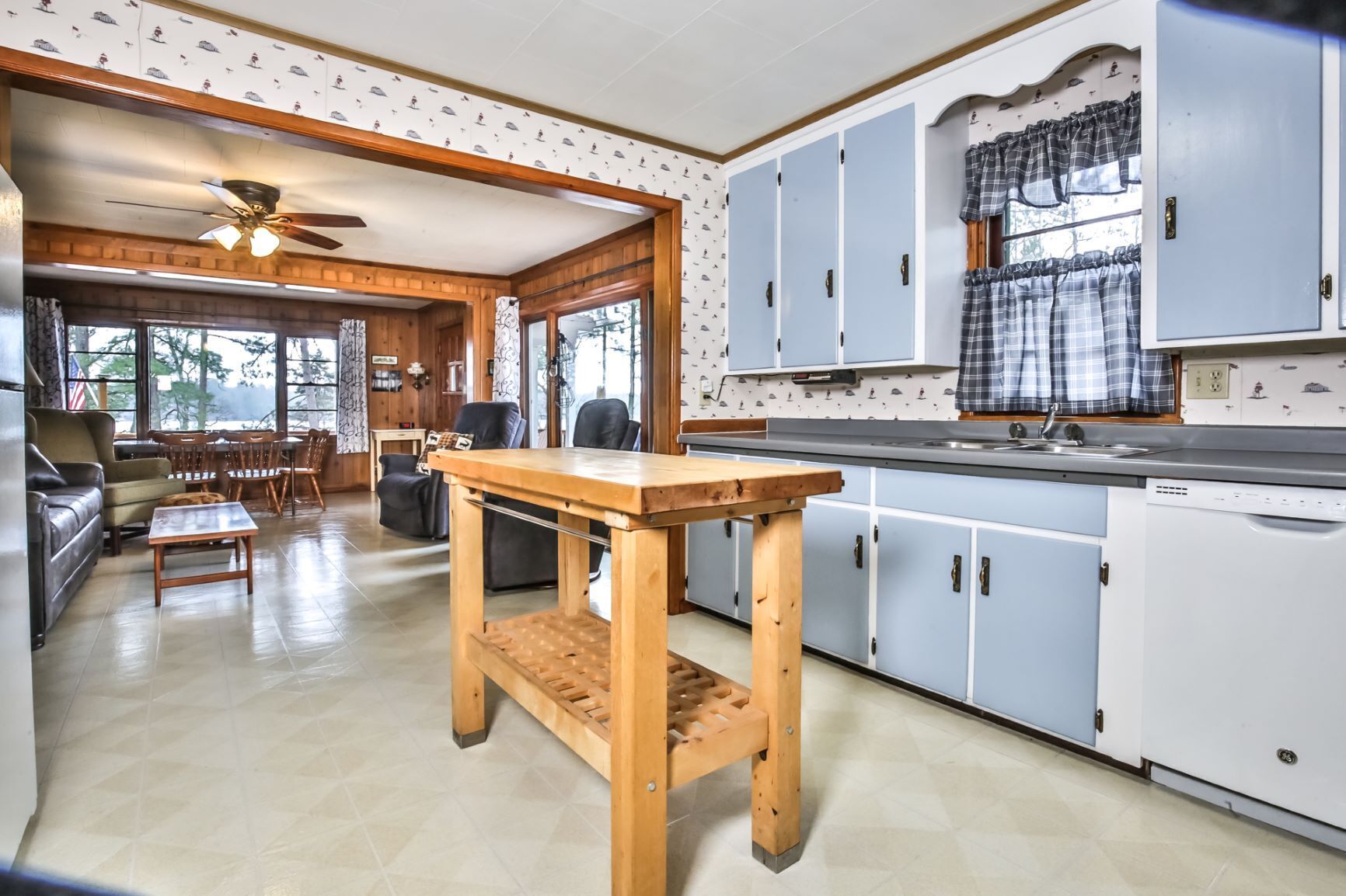 Traditional Northwoods Cabin on Little Saint Germain Lake.
