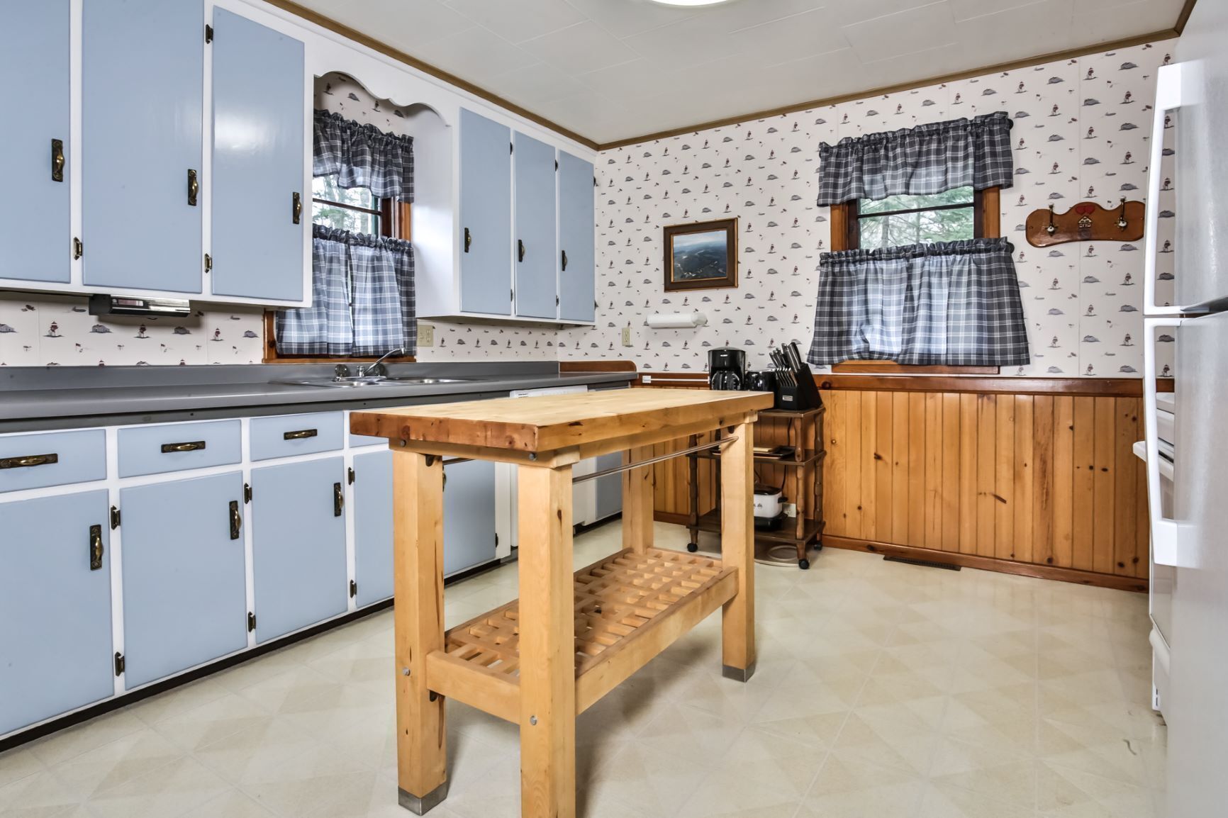 Traditional Northwoods Cabin on Little Saint Germain Lake.