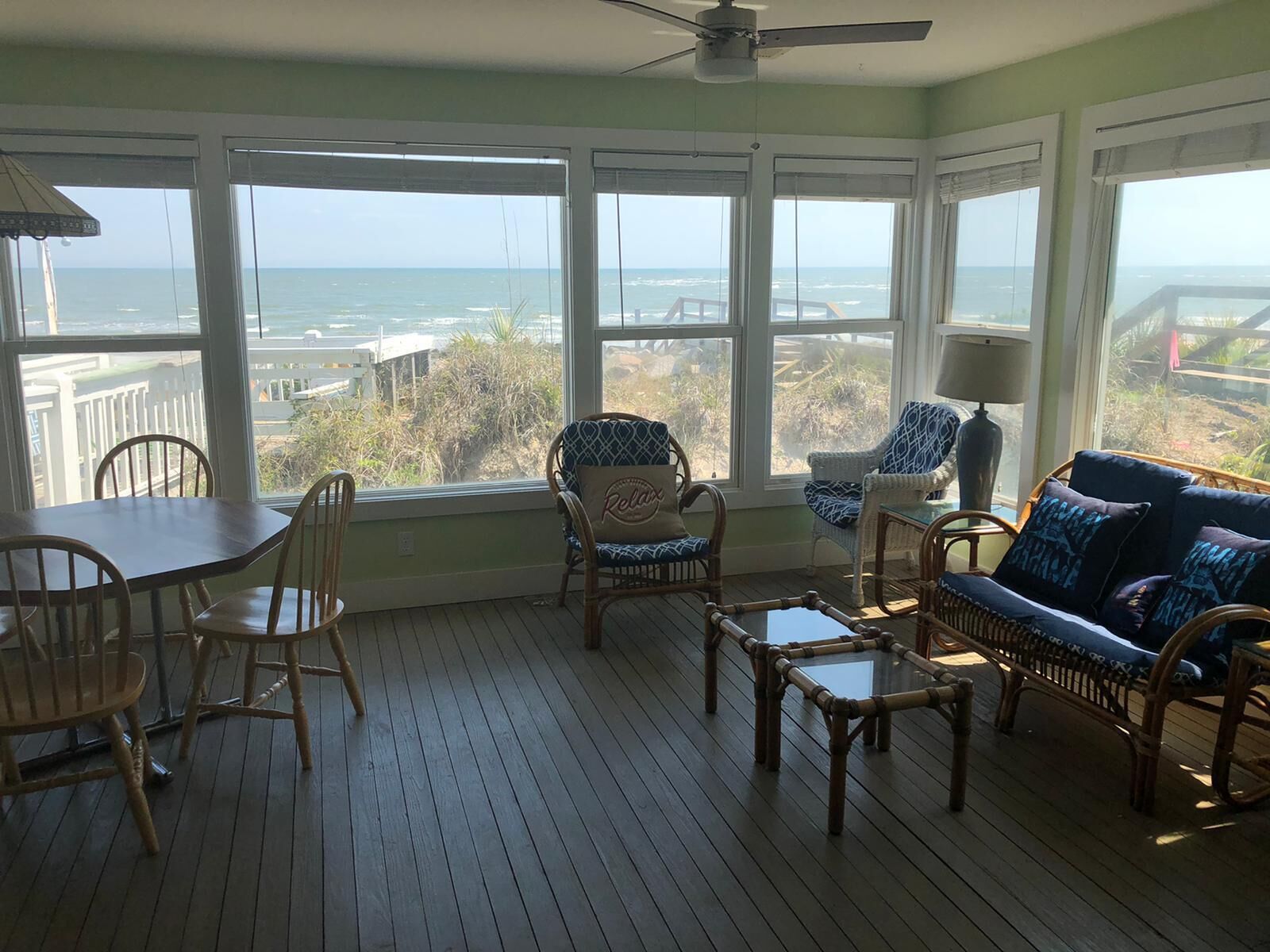 Smart-TV, DVD-Player, Bücher