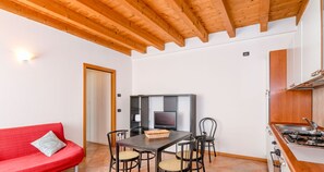 Classic Apartment | Living area | 42-inch flat-screen TV with cable channels, TV - DesenzanoLoft Downtown (Desenzano del Garda)