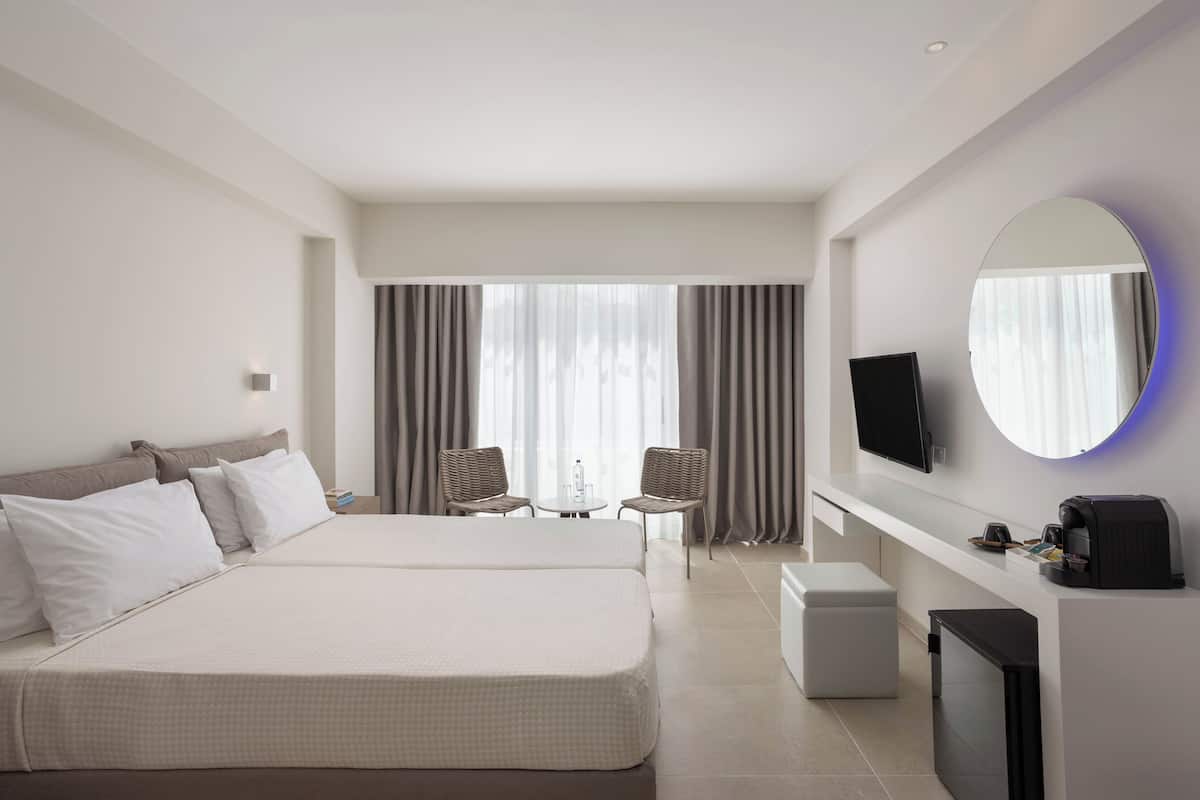 1 bedroom, in-room safe, soundproofing, free WiFi