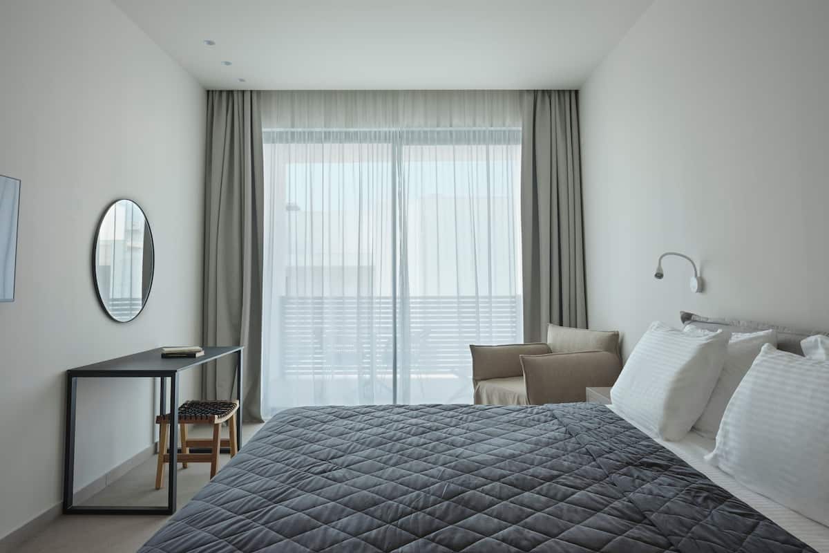 Deluxe Double Room Side Sea View | 객실 내 금고, 책상, 방음 설비, 무료 WiFi