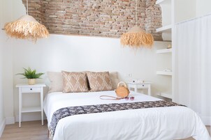 Decoración personalizada, muebles diferentes y escritorio 