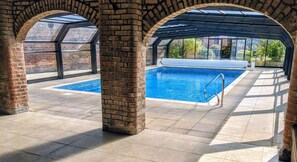 A heated pool - Squirrel Cottage, Covenham Holiday Cottages (Louth)