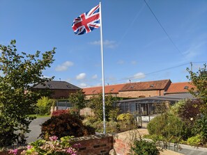 المنطقة المحيطة بالمنشأة