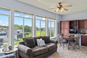 Smart TV, DVD player