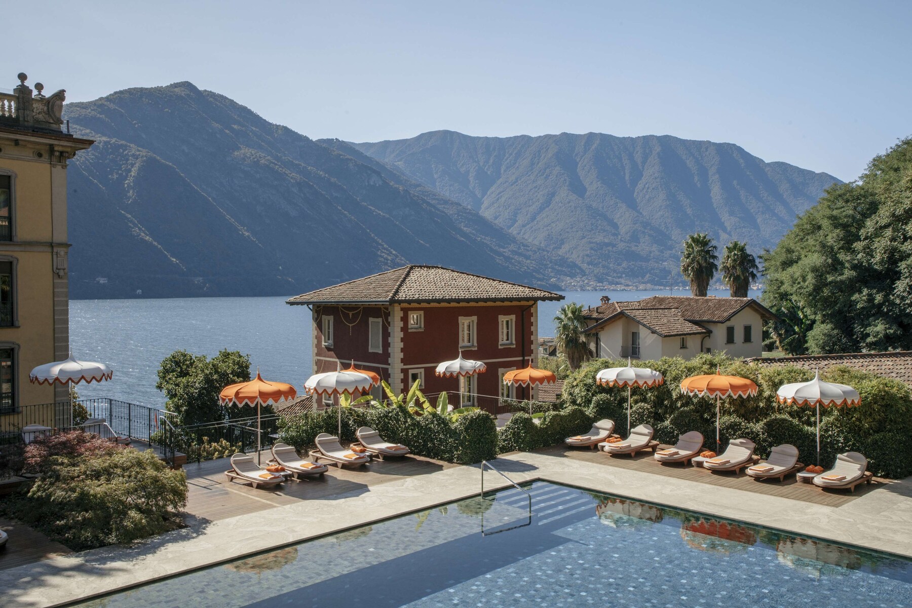 Indoor pool, seasonal outdoor pool, pool loungers