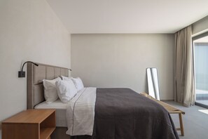 Minibar, in-room safe, desk, laptop workspace - Alon Sevou Boutique Hotel (Igoumenitsa)