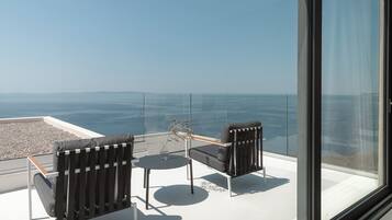 Supreme Suite Sea View Jetted Tub | Terrace/patio