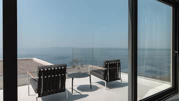 Supreme Suite Sea View Jetted Tub | Teres/patio