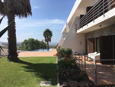 Deluxe villa for 6 with incredible view of the Óbidos Lagoon.