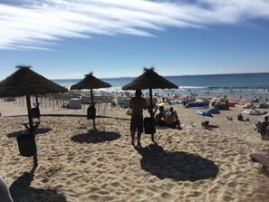 In Strandnähe, Liegestühle