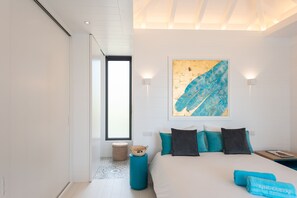 2 bedrooms, in-room safe, WiFi, bed sheets