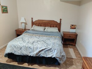 1 bedroom, desk, iron/ironing board, WiFi