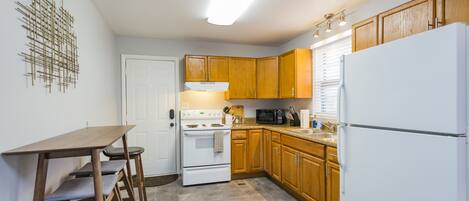 Family House, Non Smoking | Private kitchen