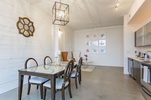 Dining - Sophisticated Nashville Condo | Corporate Rental (Nashville)