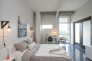 1 غرفة نوم ومكواة/لوح كي وأسرّة أطفال/رضّع