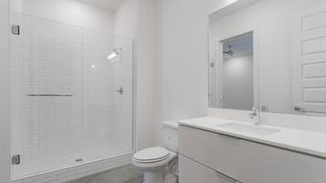 Comfort Townhome, Non Smoking | Bathroom