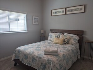 3 bedrooms, iron/ironing board, WiFi, bed sheets - Portofino Bayfront Escape 3br2bth Hot Tub (Seabrook)