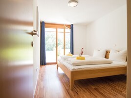 Apartment (incl Cleaning Fee, City Tax & Laundry) | 1 bedroom, blackout drapes, free WiFi, bed sheets