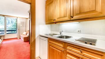 Studio (incl Cleaning Fee, City Tax & Laundry) | Bếp riêng | Tủ lạnh, lò nướng, bếp nấu, dụng cụ pha espresso