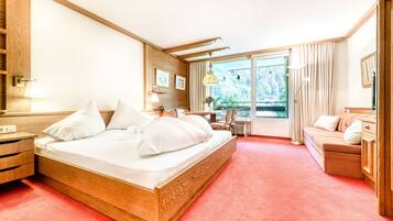 Studio (incl Cleaning Fee, City Tax & Laundry) | Dihias secara berasingan, dilengkapkan perabot secara berasingan, meja