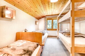 Casa (incl Cleaning Fee, City Tax & Laundry) | Escritorio, tabla de planchar con plancha, wifi gratis y ropa de cama