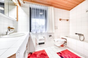 Appartamento (incl Cleaning Fee, City Tax & Laundry) | Bagno | Vasca, asciugacapelli, asciugamani