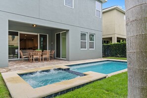 Pool - Encore Resort 6 Bedroom Home with Pool (2301) (Kissimmee)