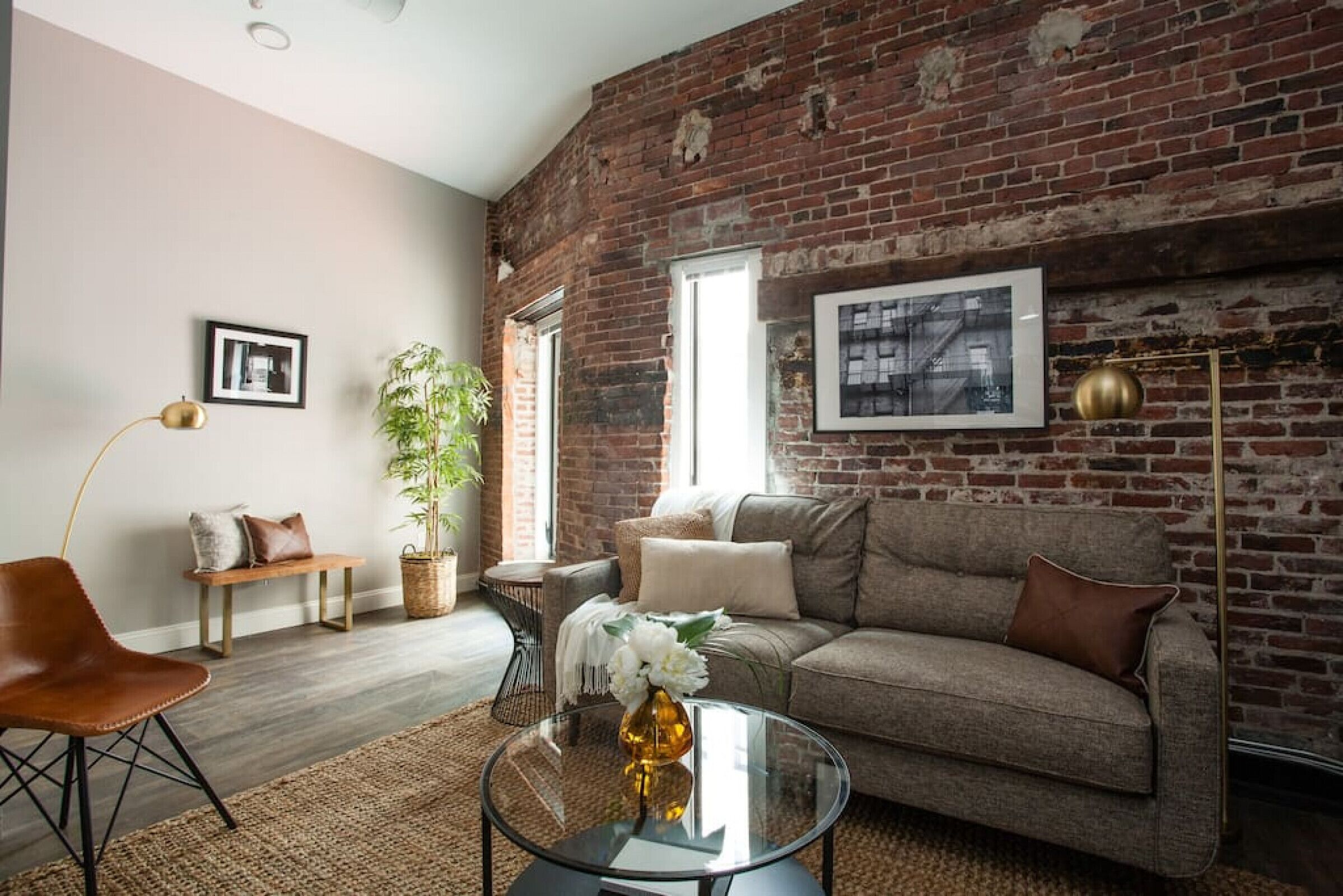 Luxury Furnished Loft near Park Street Station