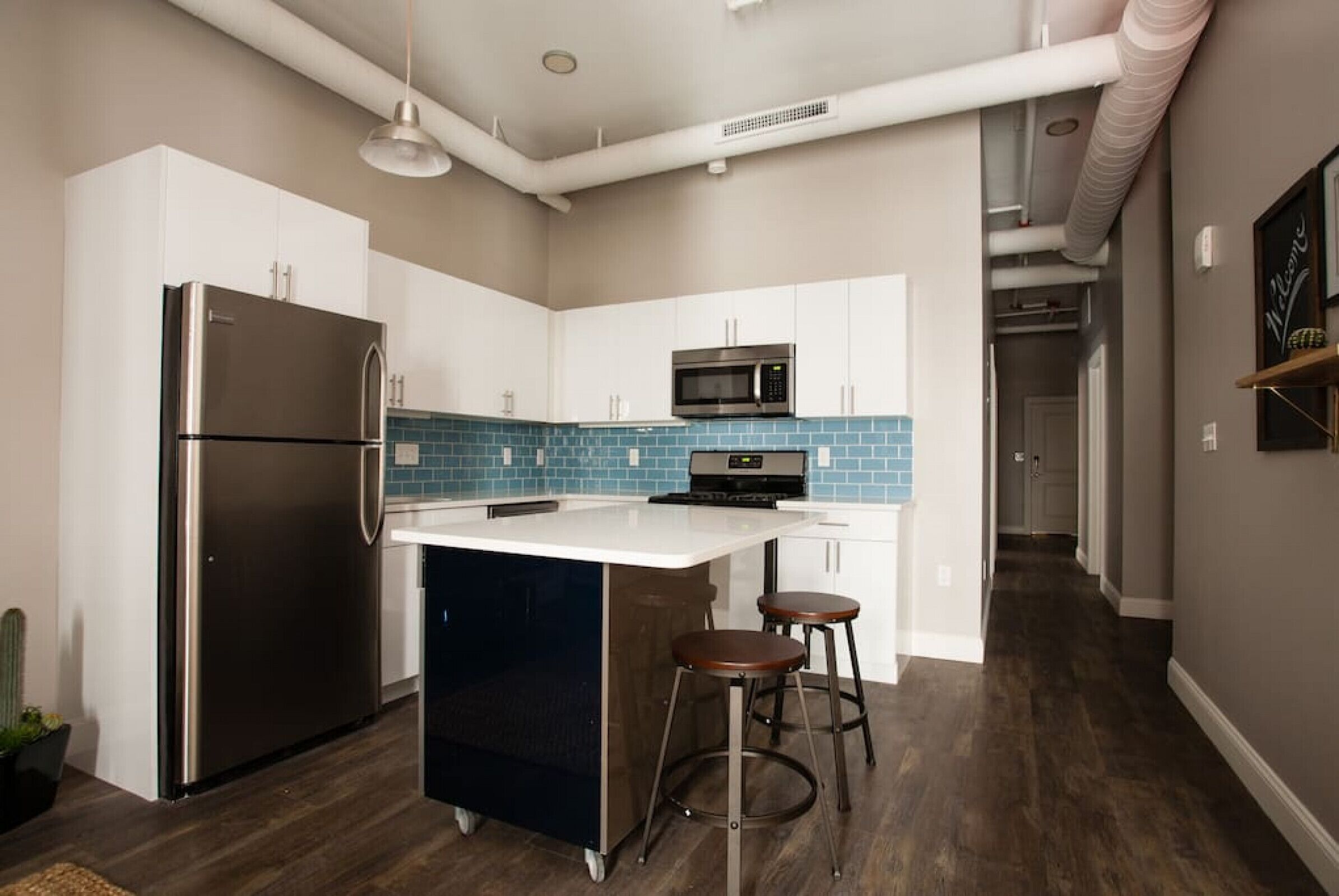 Luxury Furnished Loft near Park Street Station