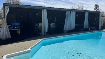 Piscine extérieure