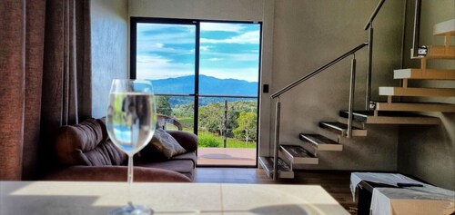Loft y Jacuzzi Villa Guadalupe. Ubicado en Poás de Alajuela, Costa Rica