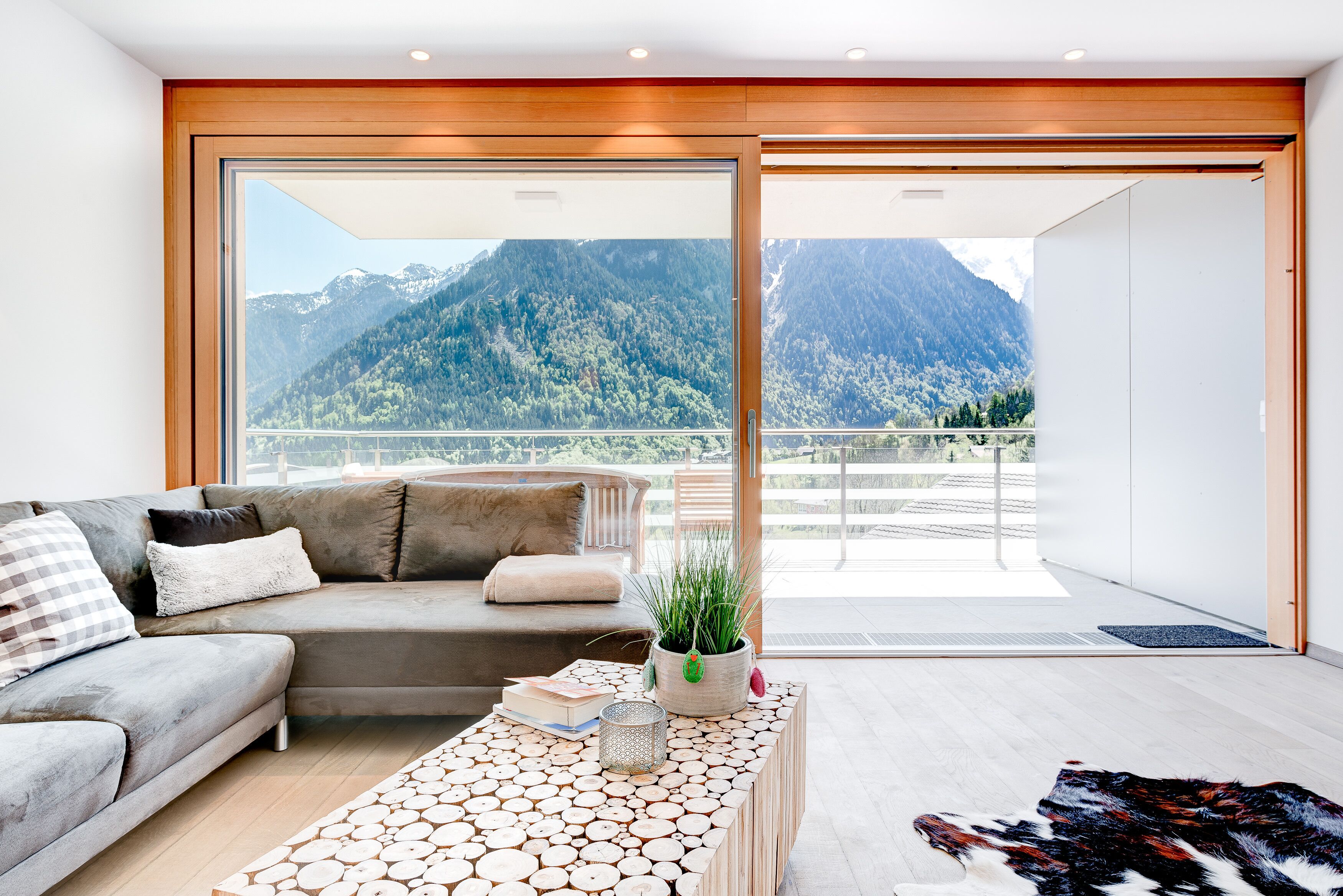 Apartment Valbona Blick (incl. Cleaning Fee, City Tax & Laundry Package) | Sala de estar | Televisión de 50 cm con canales por cable y chimenea 