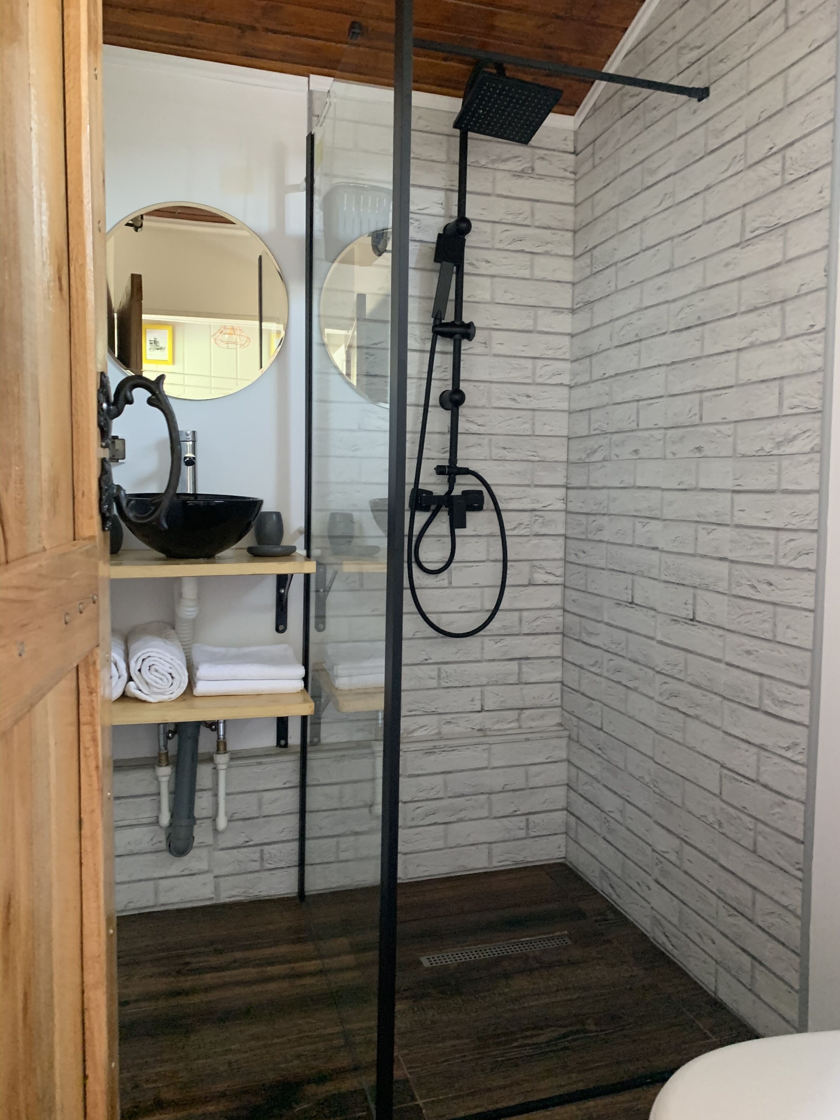 Tuya Cabin at the sea