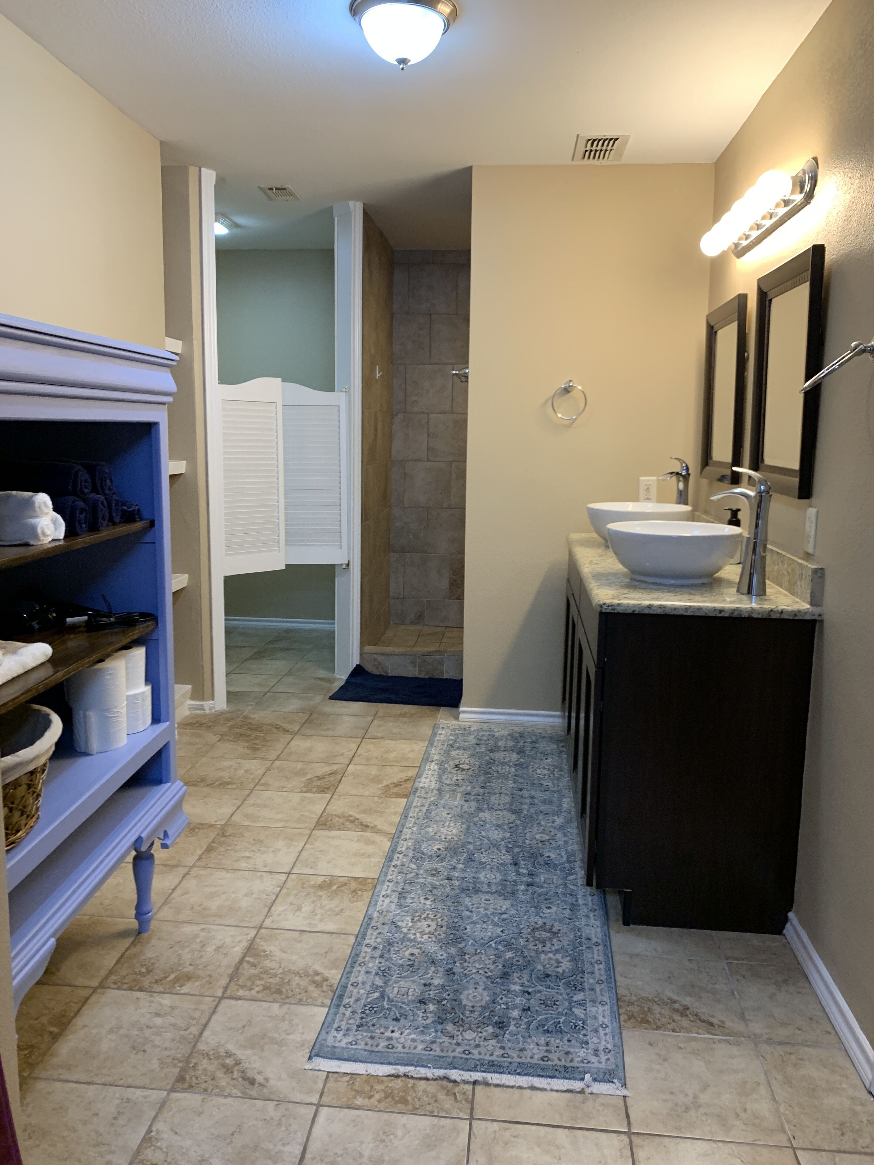 Welcome to the serene setting of Lake Cypress Retreat!