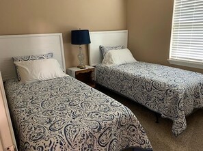 3 chambres, fer et planche à repasser, Wi-Fi, literie fournie