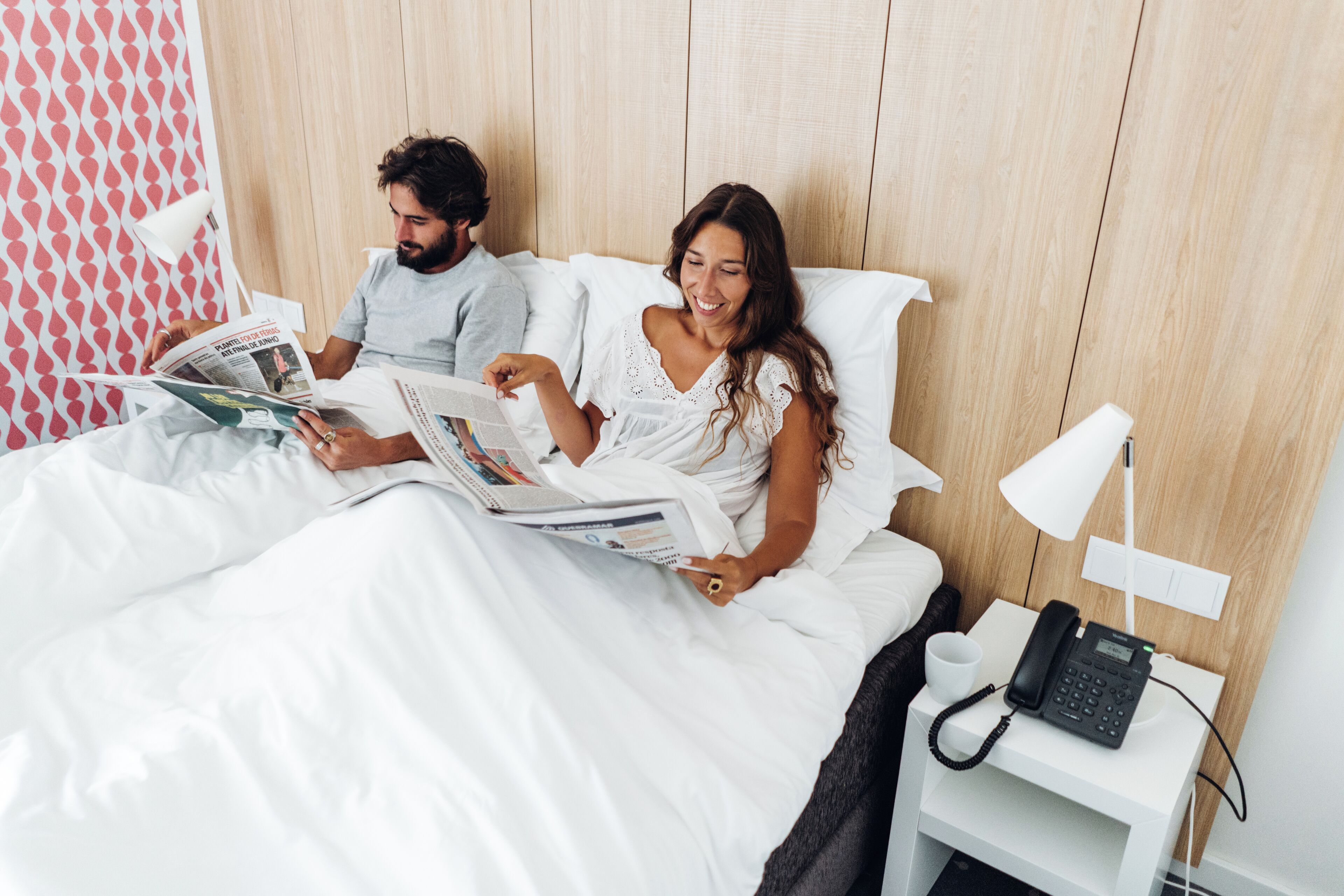 Habitación clásica con 2 camas individuales | Decoración personalizada, escritorio y espacio para trabajar con laptop 