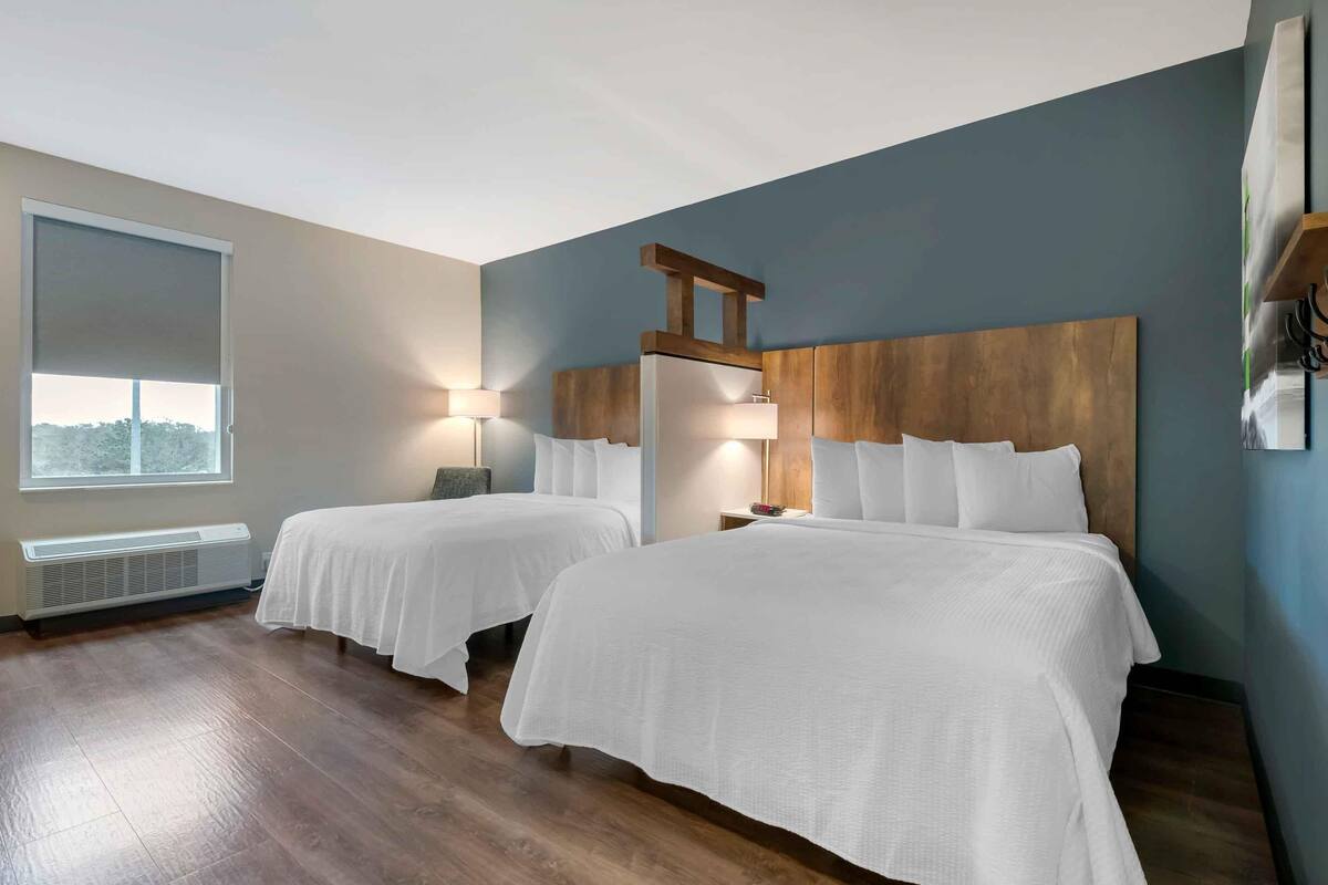 Premium Studio, Non Smoking, Refrigerator & Microwave | Premium bedding, desk, laptop workspace, iron/ironing board