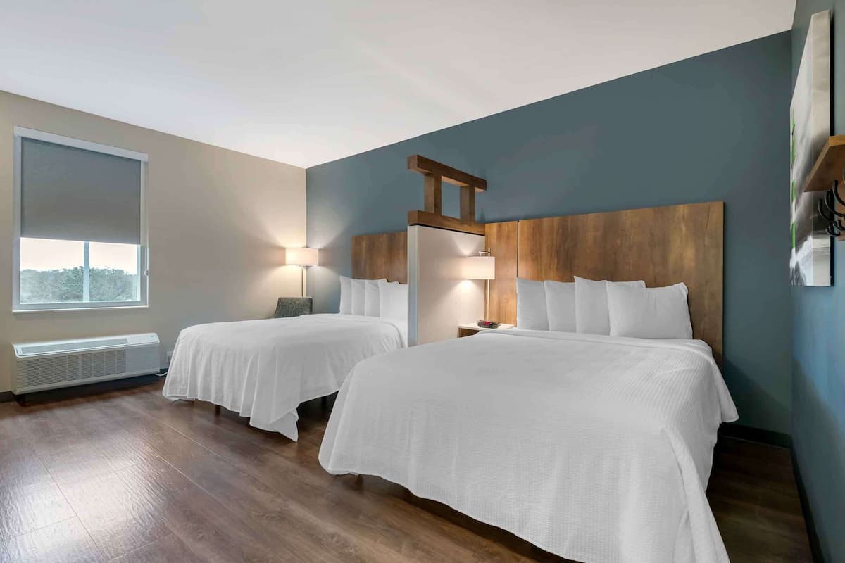 Premium Studio, Non Smoking, Refrigerator & Microwave | Premium bedding, desk, laptop workspace, iron/ironing board