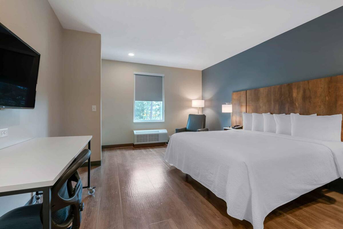 Standard Studio, Non Smoking, Refrigerator & Microwave | Premium bedding, desk, laptop workspace, iron/ironing board