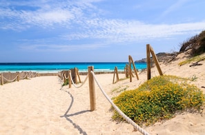 Beach nearby, white sand, sun-loungers, beach umbrellas