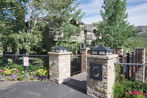 Condo, Multiple Beds (381 Ridge Rd #C1) | Exterior