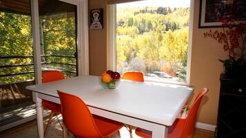 Kondominium, Beberapa Tempat Tidur (35 Lower Woodbridge Rd Z196) | Dapur pribadi