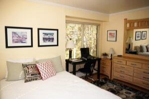 Condo, Multiple Beds (35 Lower Woodbridge Rd Z196)