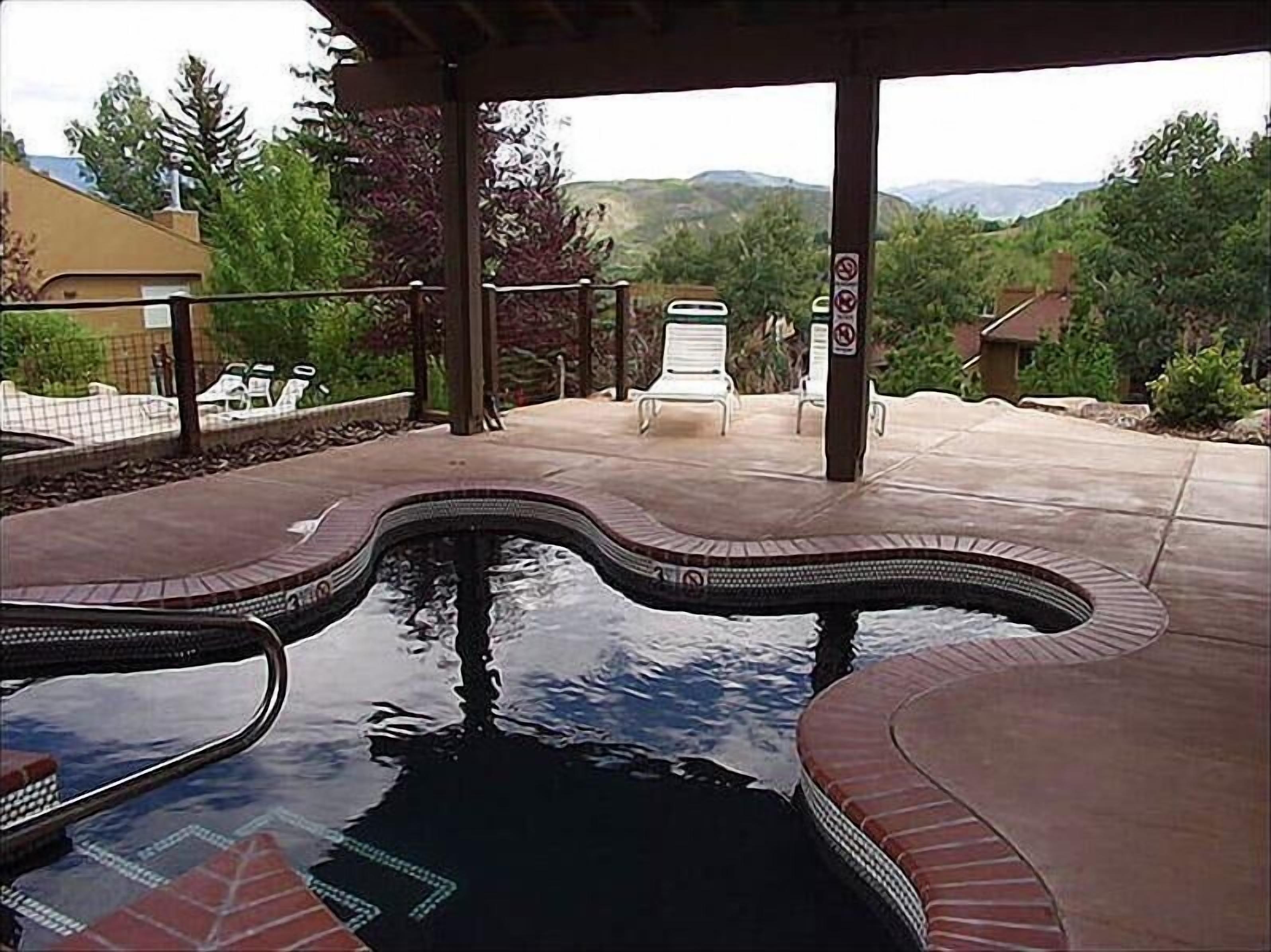 Condo, Multiple Beds (35 Lower Woodbridge Rd Z196) | Pool