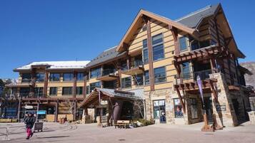 Apartment, Mehrere Betten (120 Carriage Way 2205) | Außenbereich